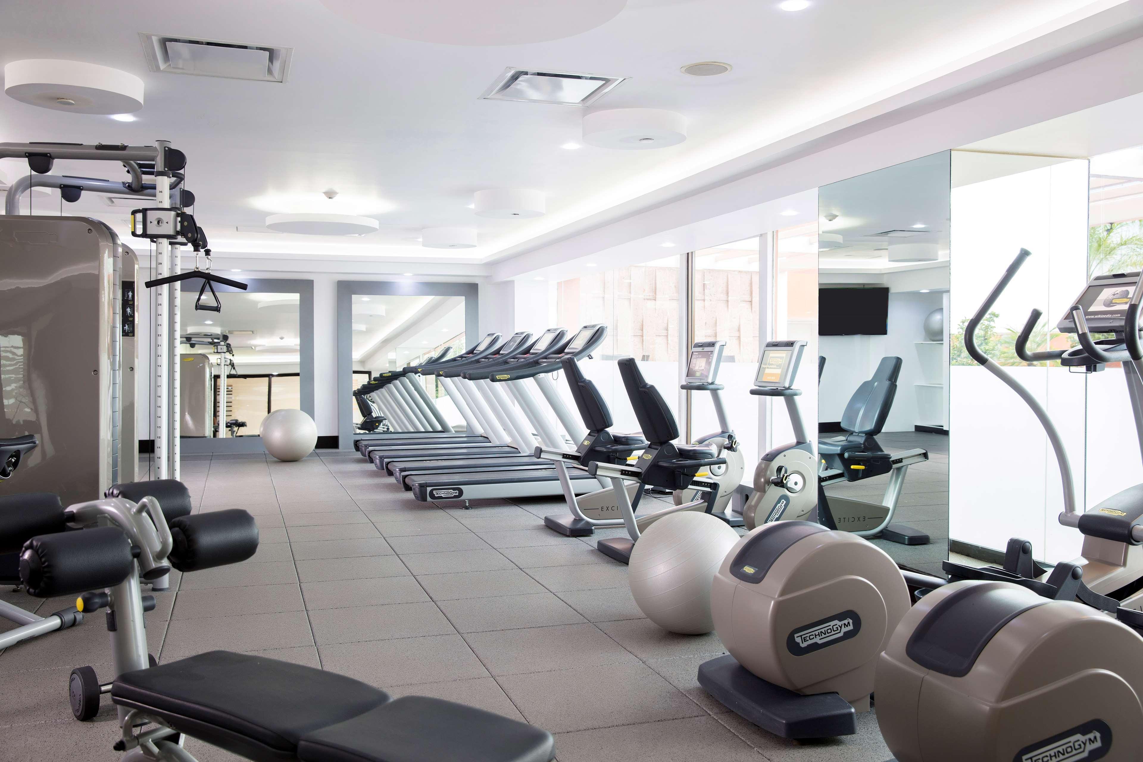 Barcelo Guadalajara Ξενοδοχείο Εξωτερικό φωτογραφία A gym in a hotel