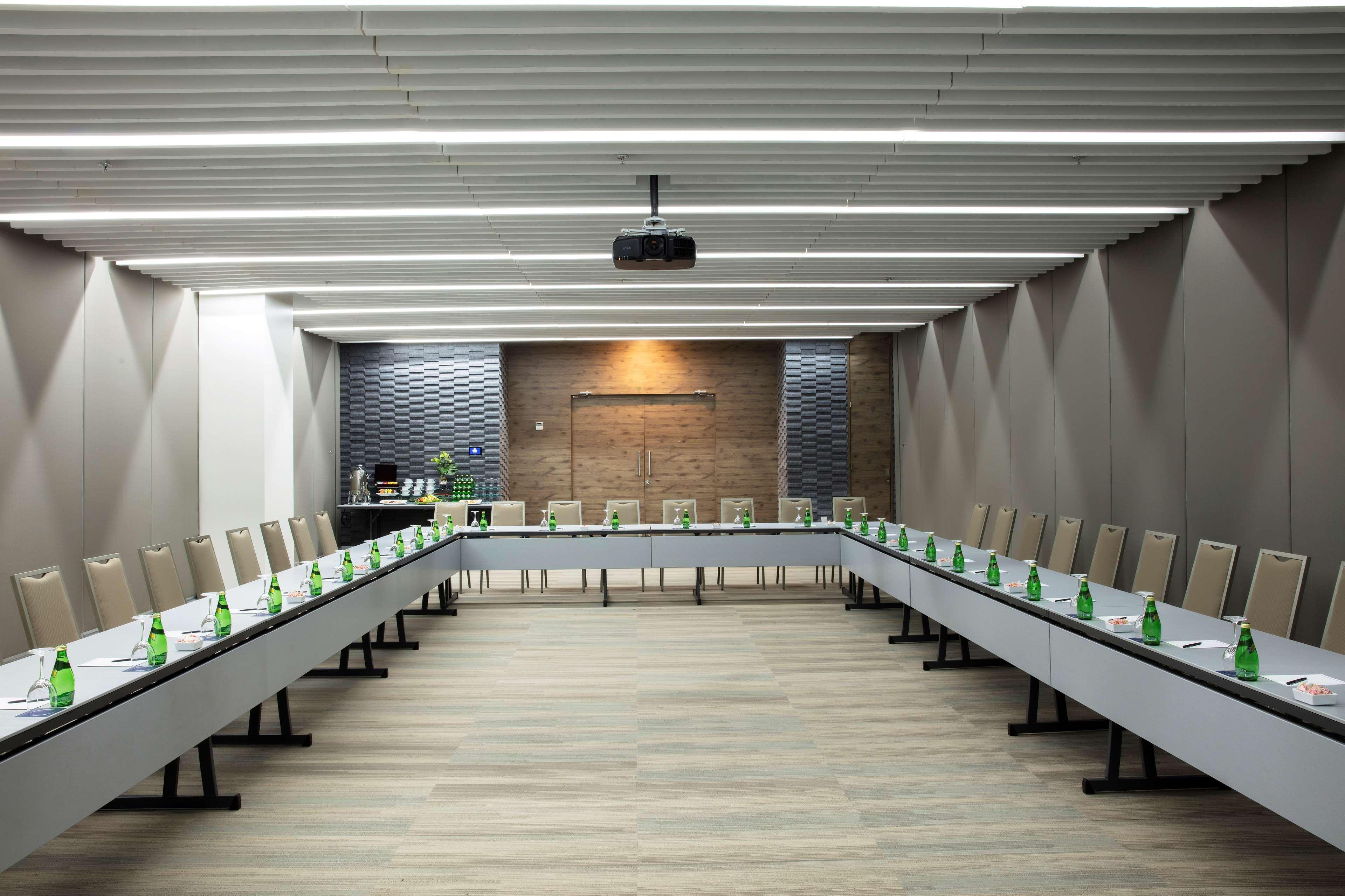 Barcelo Guadalajara Ξενοδοχείο Εξωτερικό φωτογραφία U-shaped table