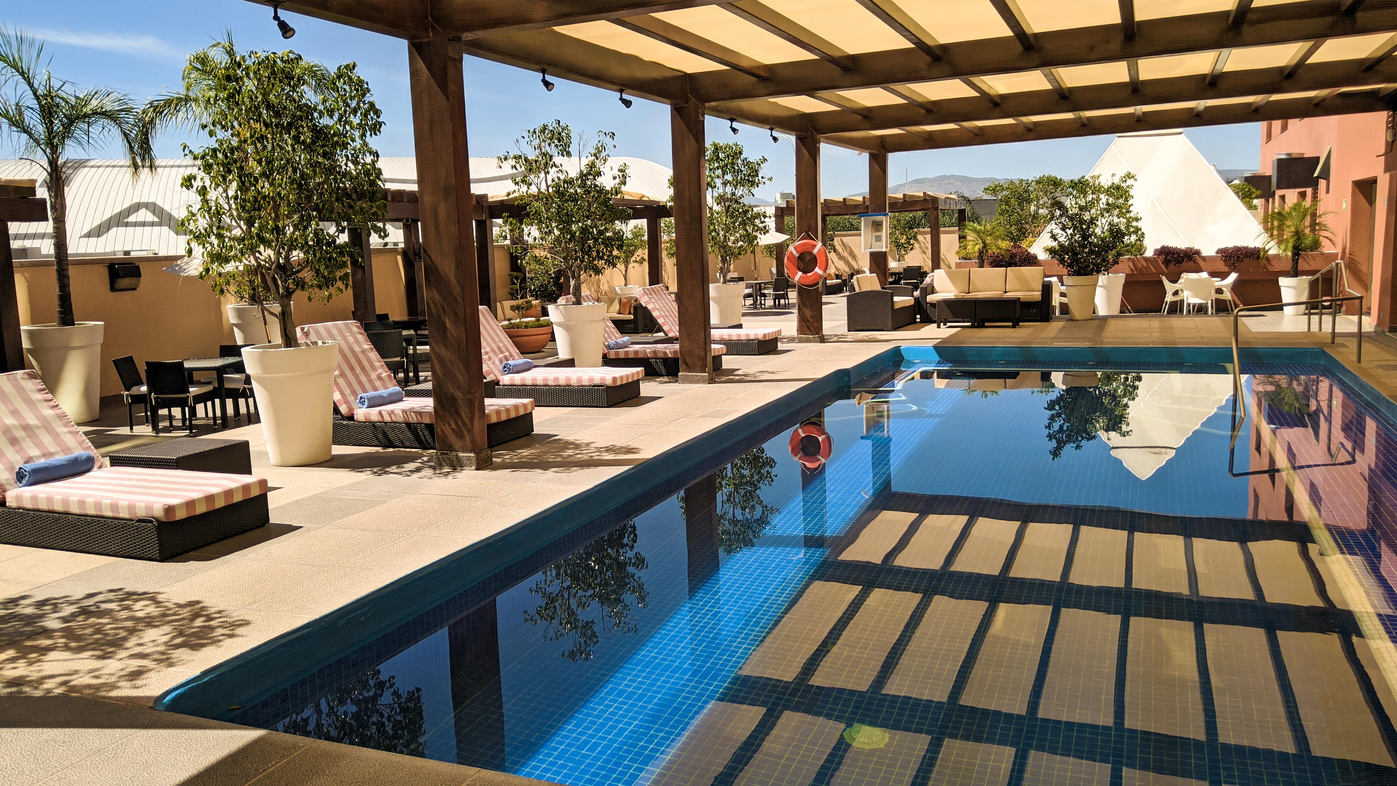 Barcelo Guadalajara Ξενοδοχείο Εξωτερικό φωτογραφία Rooftop pool at the Four Seasons Hotel, Cairo