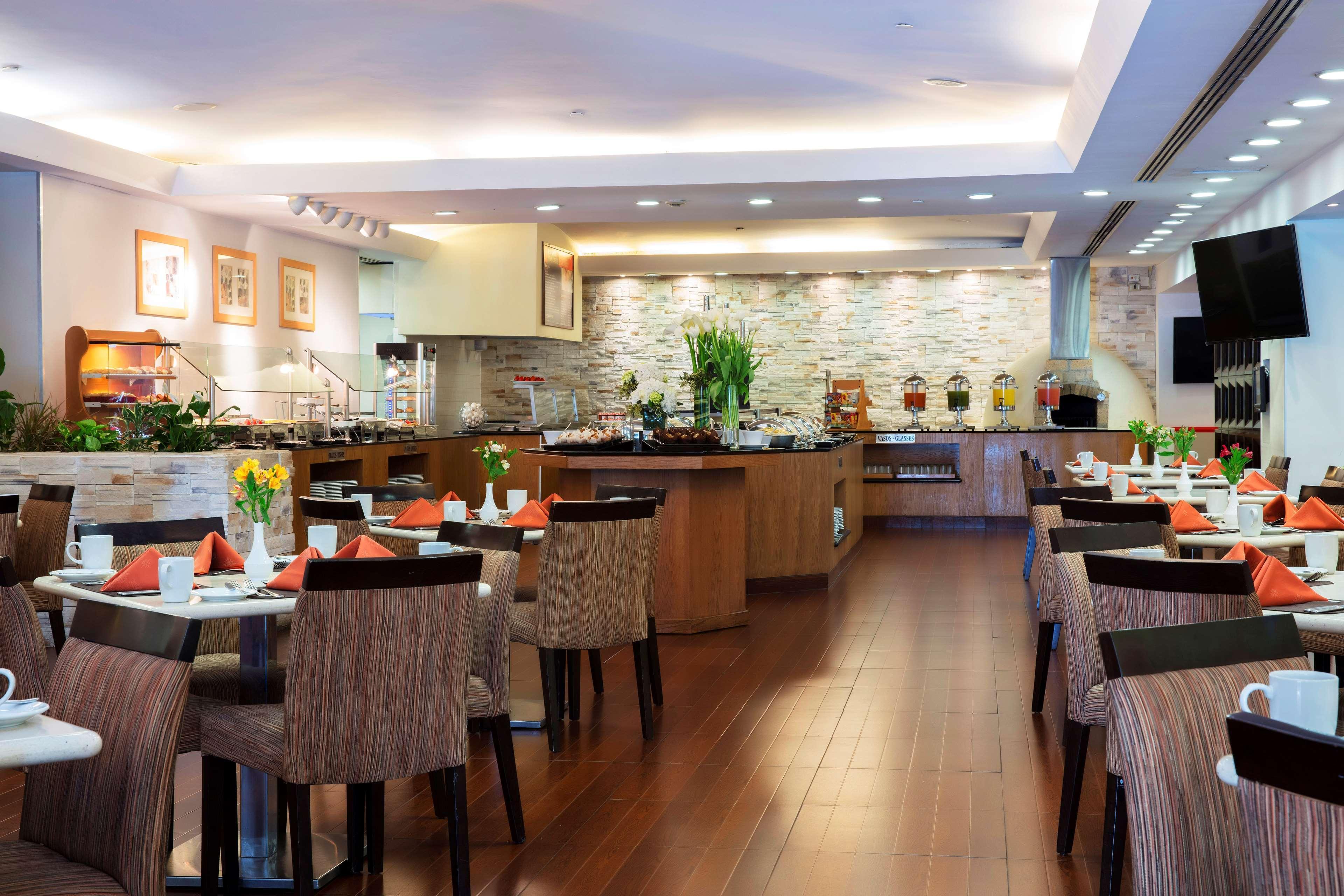 Barcelo Guadalajara Ξενοδοχείο Εξωτερικό φωτογραφία The interior of the restaurant