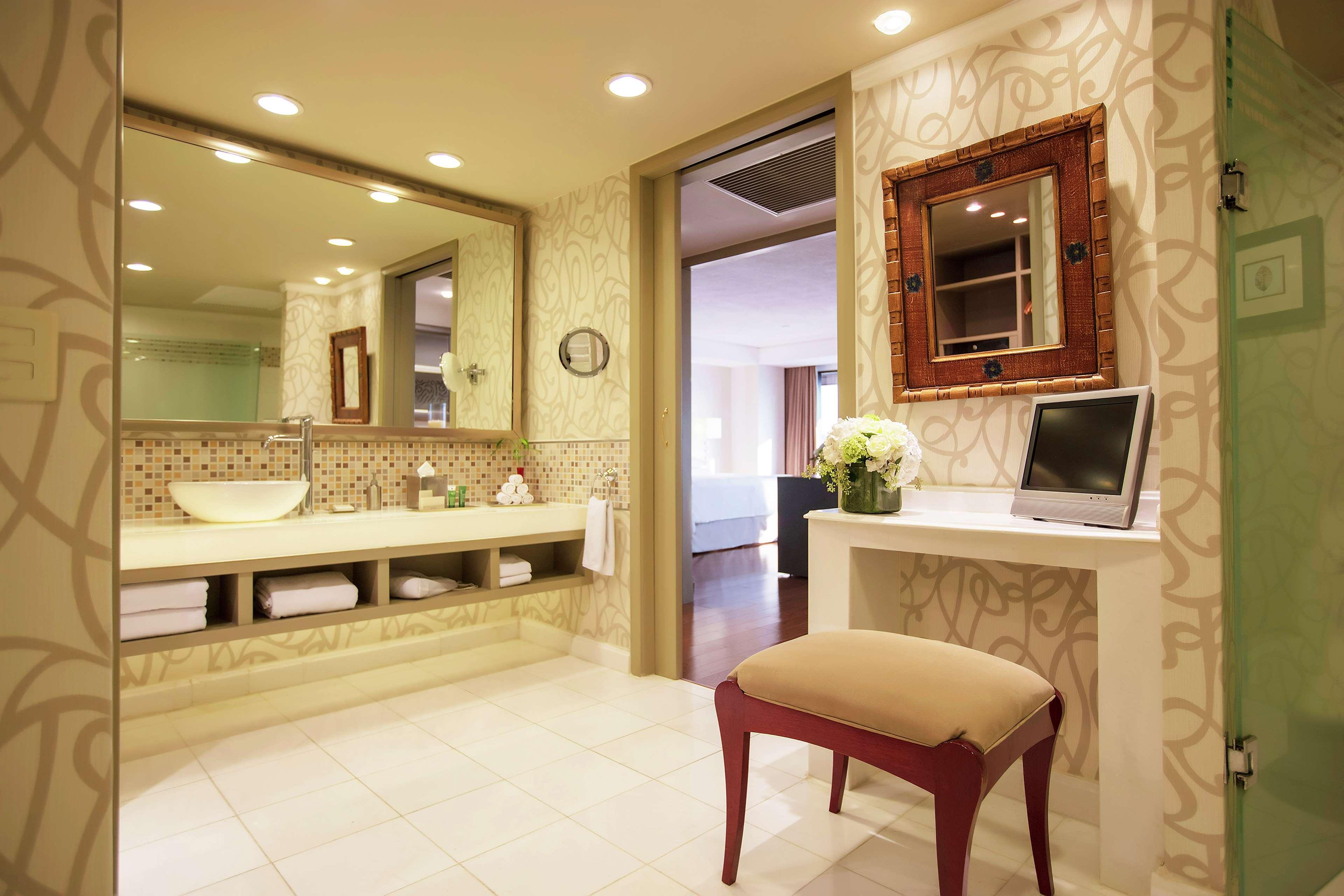 Barcelo Guadalajara Ξενοδοχείο Εξωτερικό φωτογραφία Bathroom