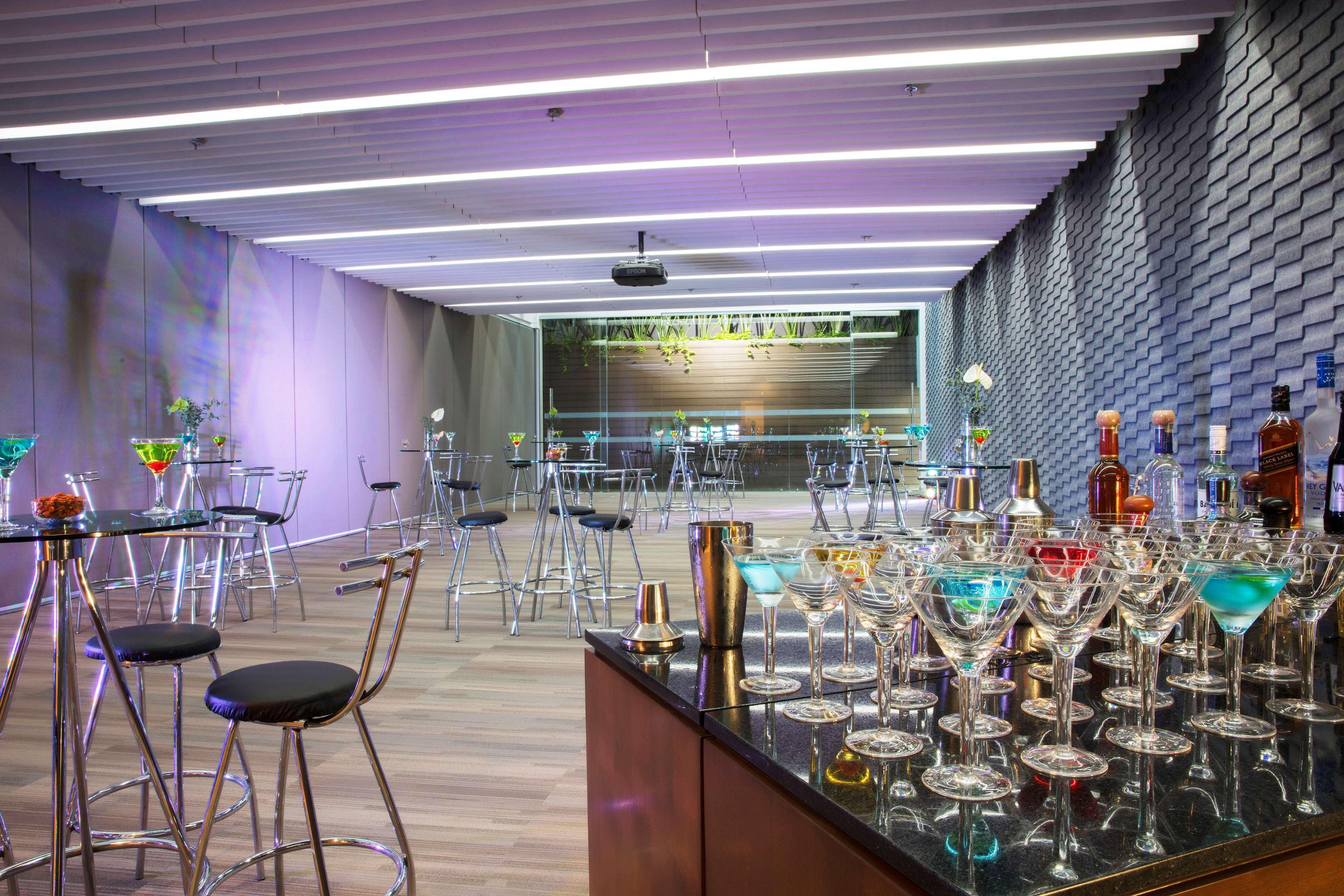 Barcelo Guadalajara Ξενοδοχείο Εξωτερικό φωτογραφία The bar at the 10th floor