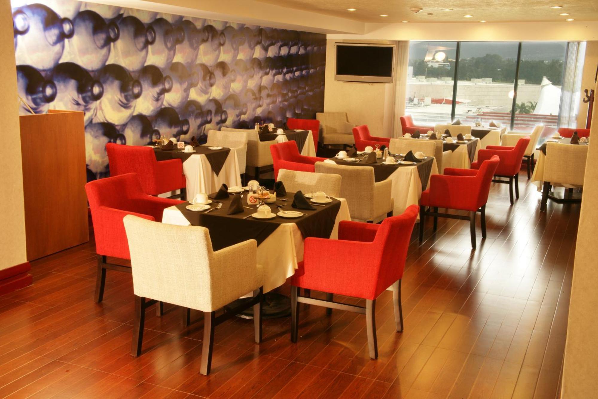 Barcelo Guadalajara Ξενοδοχείο Εξωτερικό φωτογραφία The interior of the restaurant